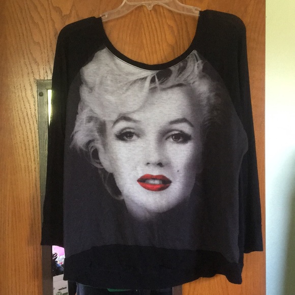 Marilyn Monroe Tops - Marilyn Monroe 3/4 length sleeve shirt